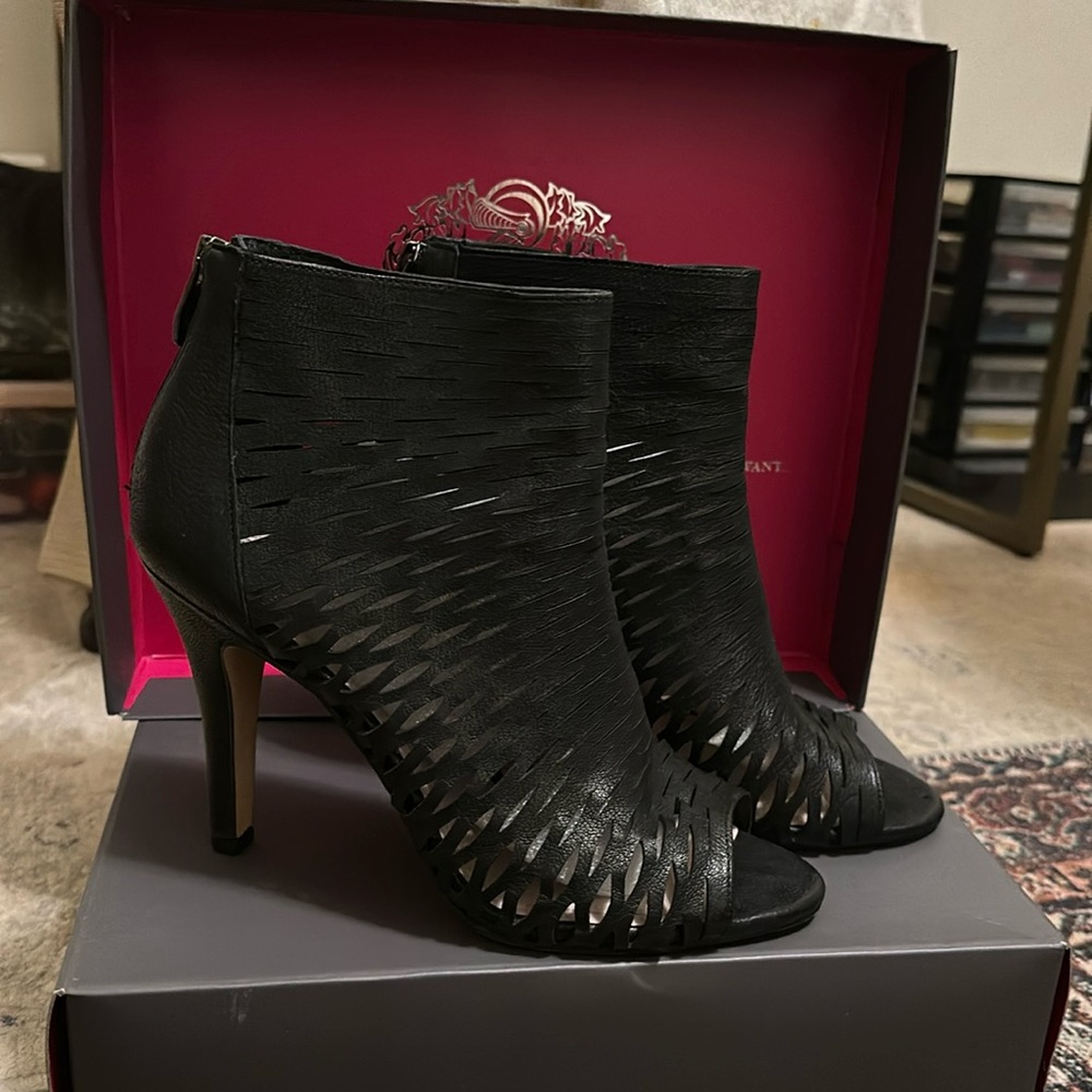 Vince Camuto Heels Size 9